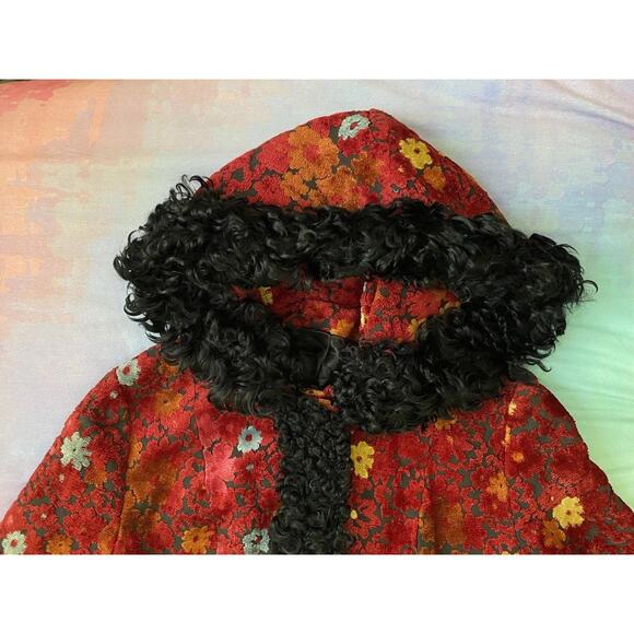 Vintage 60s 1960s HOODED Penny Lane Carpet Coat Red Tapestry Mongolian Fur Sz M - Picture 4 of 16